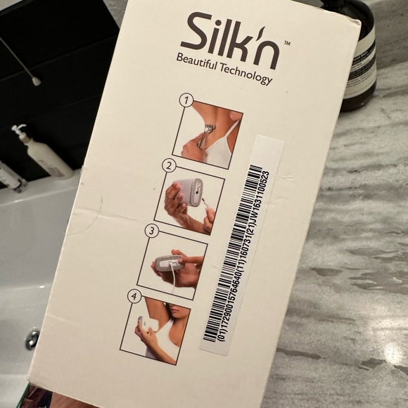 Silk'n Jewel Permanent Laser Hair Removal Device - Picture 2 of 5
